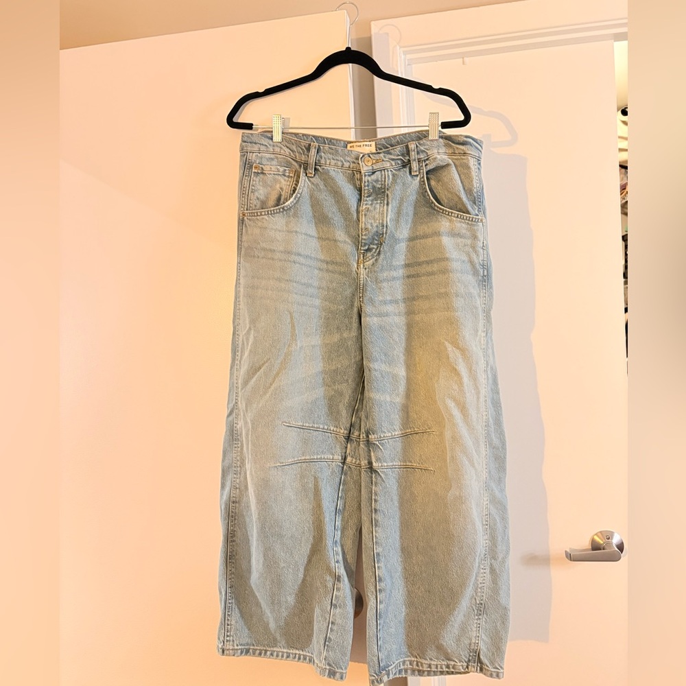 Free People Good Luck Mid Rise Barrel Jeans. Light Bream, Size 31